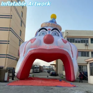 blow-up-clown-head-tunnel