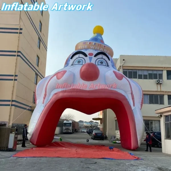 blow-up-clown-head-tunnel